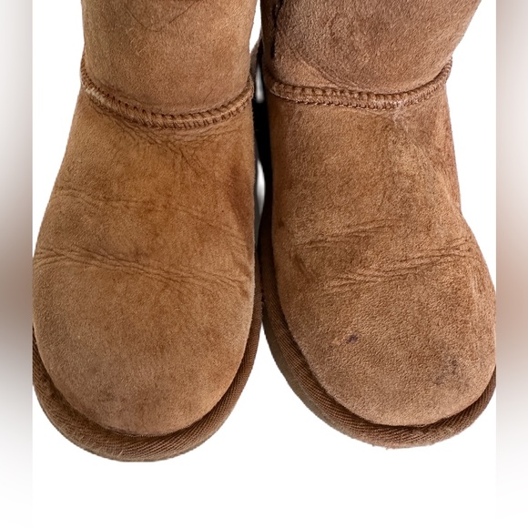 UGG Mini Ankle Little Girls Size 3 Fur Lined Boots Cozy Warm Winter - Picture 9 of 10